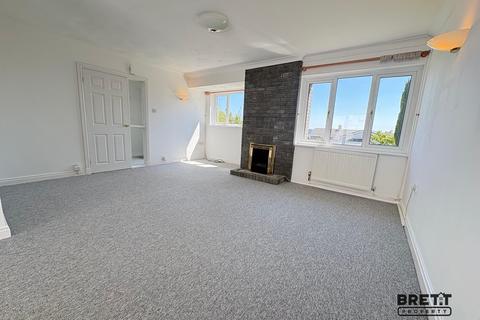 4 bedroom bungalow for sale, 17 Hazel Grove, Llanstadwell, Milford Haven SA73 1EW
