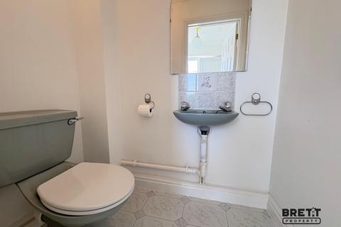 4 bedroom bungalow for sale, 17 Hazel Grove, Llanstadwell, Milford Haven SA73 1EW