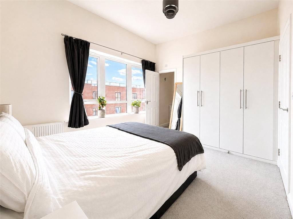 Apartment in Cambridge, Eddington - View 5