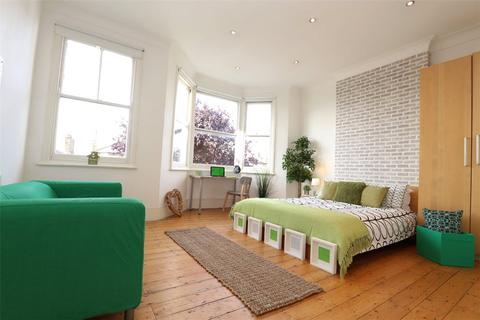 5 bedroom terraced house to rent, Drakefell Road, SE14