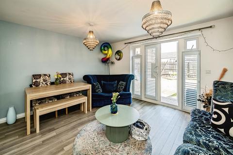 3 bedroom semi-detached house for sale, Paradise Orchard, AYLESBURY