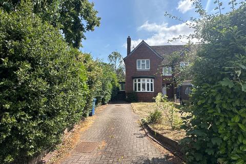 3 bed semi-detached house for rent in Comberford Road, Tamworth, B79