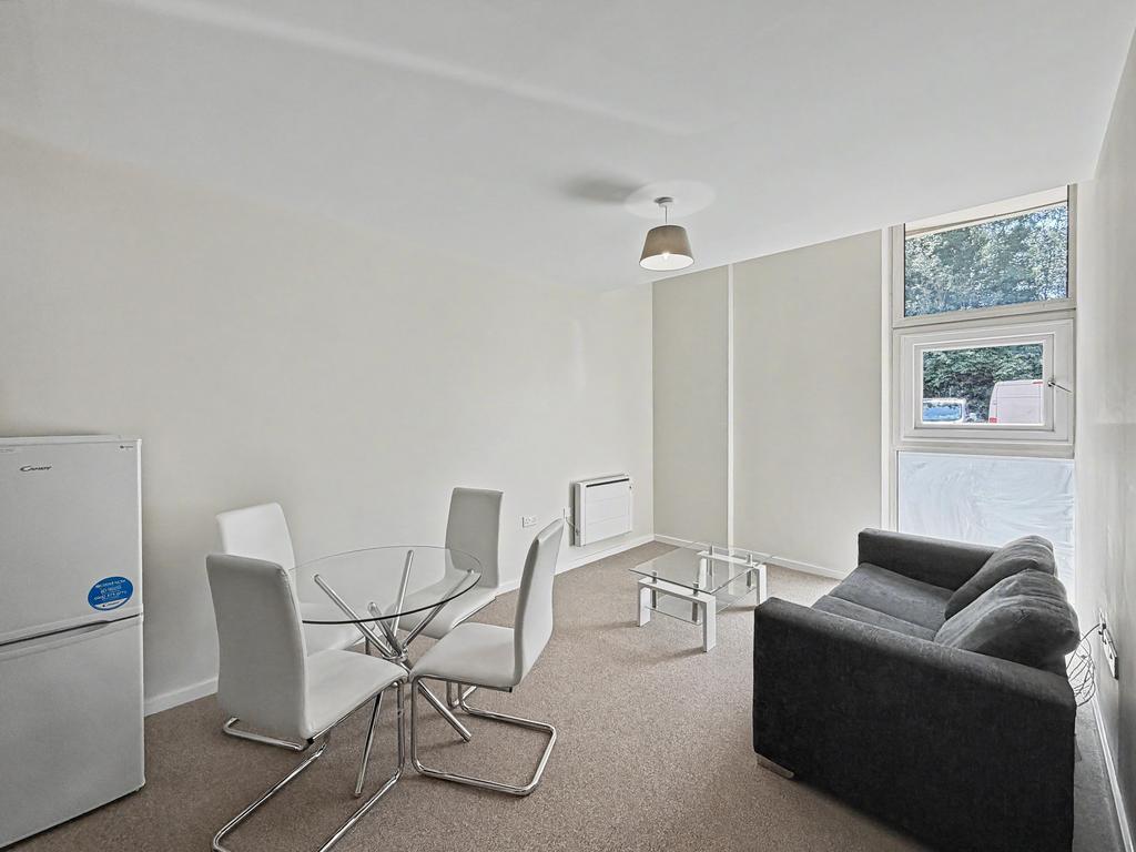 Apartment in Trafford, Greater Manchester - View 2