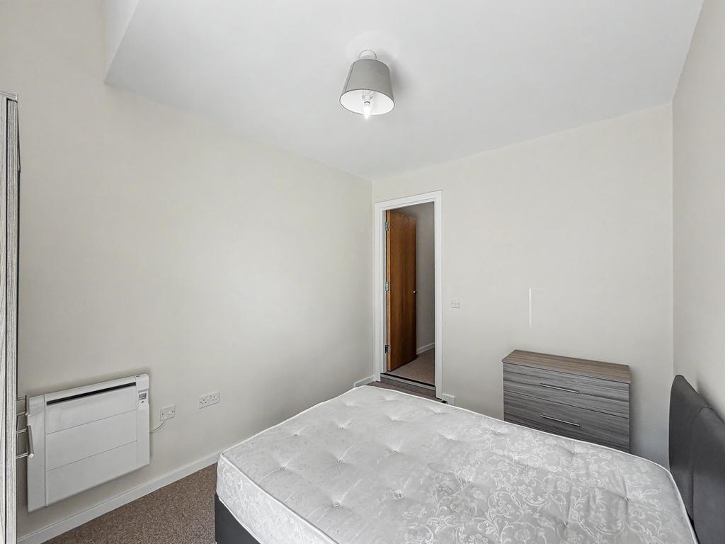Apartment in Trafford, Greater Manchester - View 5