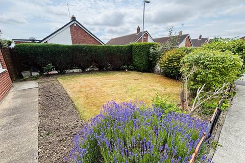 3 bedroom bungalow for sale, The Paddock, Brough HU15