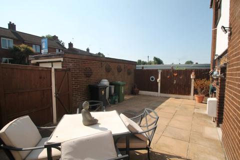 3 bedroom terraced house for sale, Wavell Avenue, Wrexham LL13