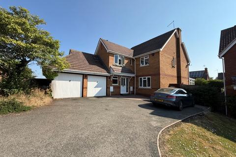 4 bed property for rent in Pinkus Close, Worcester, WR4
