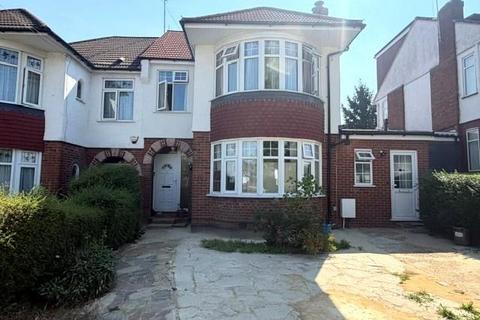 3 bedroom semi-detached house to rent, Fernside Avenue, Mill Hill, NW7