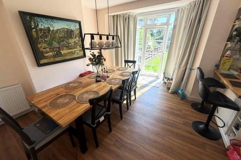 3 bedroom semi-detached house to rent, Fernside Avenue, Mill Hill, NW7