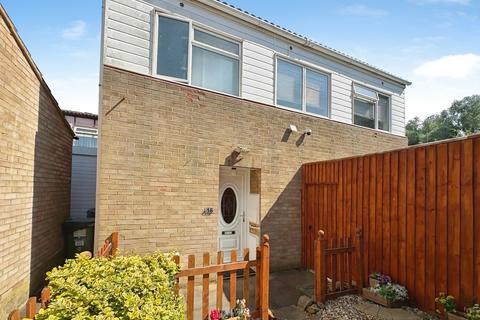 4 bedroom semi-detached house to rent, Lingfield, Stacey Bushes, Milton Keynes, MK12