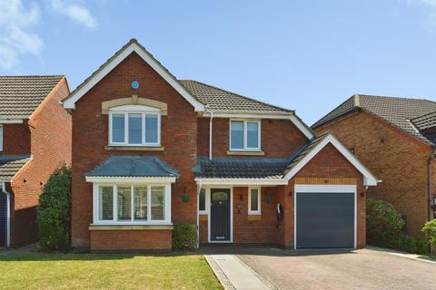 4 bedroom detached house for sale, Diswell Brook Way, Deanshanger, Milton Keynes