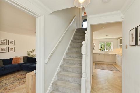 4 bedroom detached house for sale, Diswell Brook Way, Deanshanger, Milton Keynes