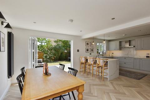 4 bedroom detached house for sale, Diswell Brook Way, Deanshanger, Milton Keynes