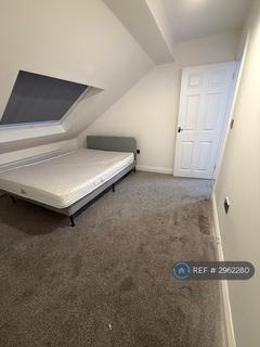 2 bedroom flat to rent, London Road, Buxton, SK17