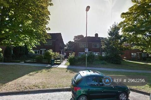 2 bedroom semi-detached house to rent, Milespit Hill, London, NW7