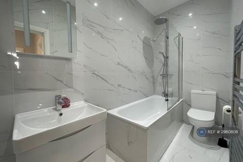 1 bedroom flat to rent, Selborne Road, Ilford, IG1