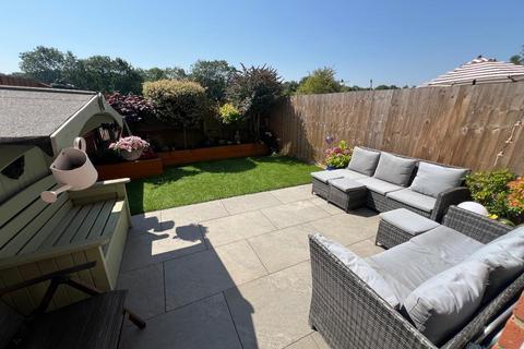 3 bedroom end of terrace house for sale, Proclamation Avenue, Rothwell, Kettering