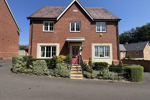 4 bed detached house for rent in Beaker Way, Salisbury, Wiltshire, SP2