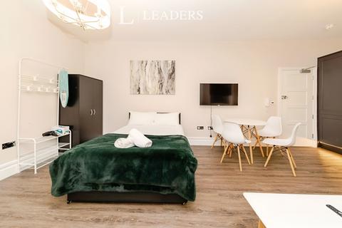 Studio to rent, West Street, Brighton, BN1