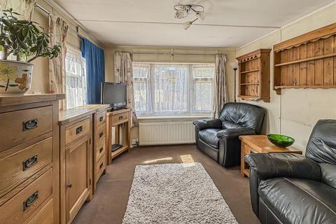 1 bedroom park home for sale, Heywood Gardens, Maidenhead