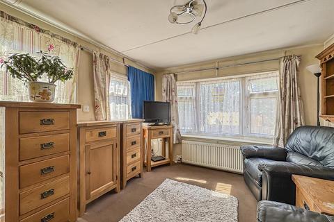 1 bedroom park home for sale, Heywood Gardens, Maidenhead