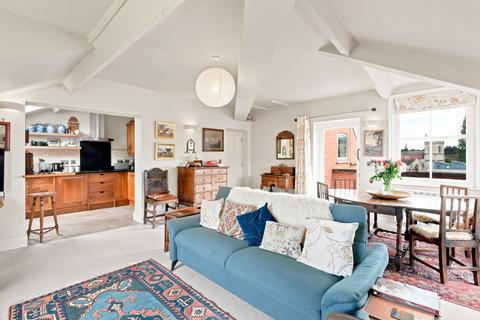 2 bedroom flat for sale, Fossbridge House, Walmgate, York, YO1
