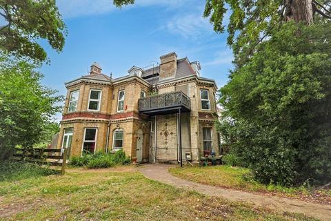 undefined, Flat 4, 1 Caerau Crescent, Newport, Gwent, NP20 4HG