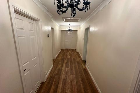 4 bedroom bungalow to rent, Langley Road, Slough, SL3