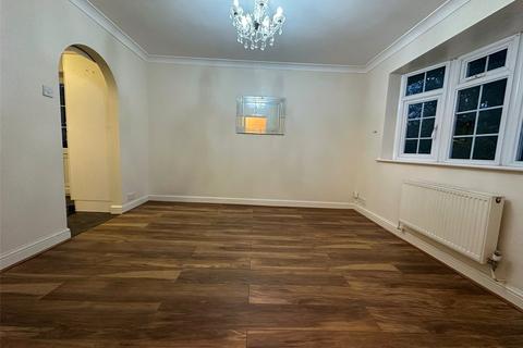 4 bedroom bungalow to rent, Langley Road, Slough, SL3