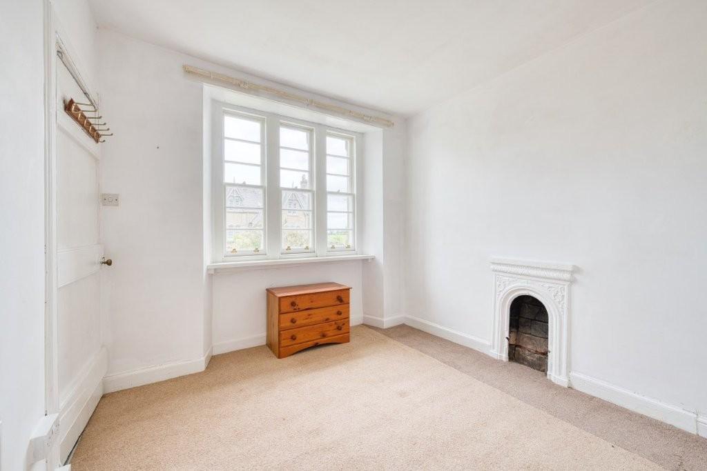 Bedroom, fireplace
