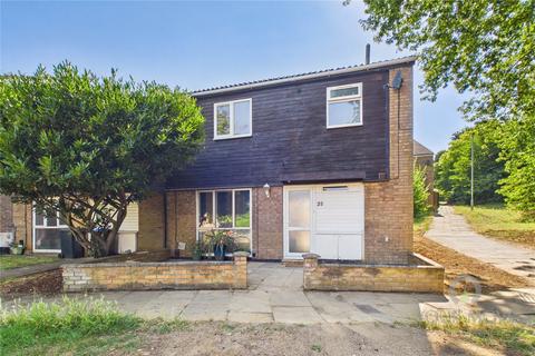 3 bedroom end of terrace house for sale, Far Meadow Court, Northampton NN3