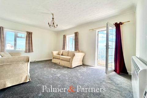 2 bedroom apartment to rent, Marine Parade East, Clacton-on-Sea, Essex, CO15