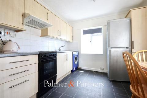 2 bedroom apartment to rent, Marine Parade East, Clacton-on-Sea, Essex, CO15