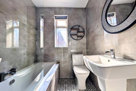 3 bedroom terraced house to rent, Roda Street, MANCHESTER, M9