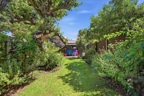 2 bedroom end of terrace house for sale, Fencepiece Road Chigwell Essex IG7 5DY