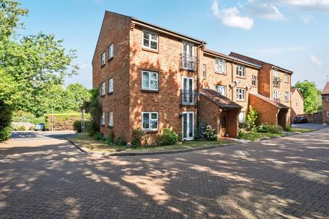 1 bedroom apartment for sale, Azalea Court, Woking, GU22