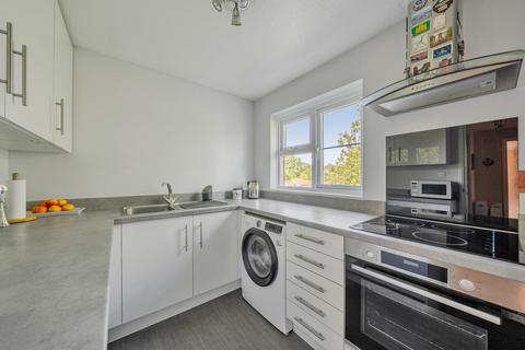 1 bedroom apartment for sale, Azalea Court, Woking, GU22