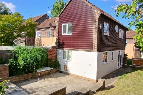 2 bedroom end of terrace house for sale, Hydrangea Walk, Banbury