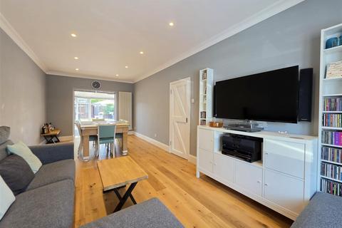 2 bedroom terraced house for sale, Rowlands Road, Dagenham