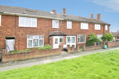4 bedroom terraced house for sale, Manford Cross, Chigwell, IG7