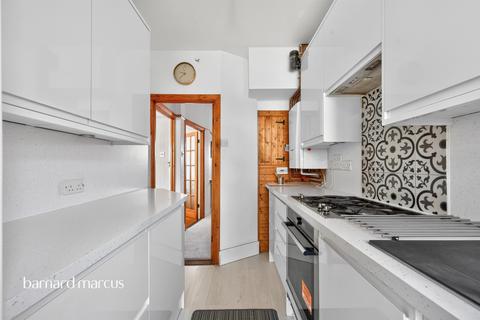 3 bedroom end of terrace house for sale, Sutton Common Road, Sutton