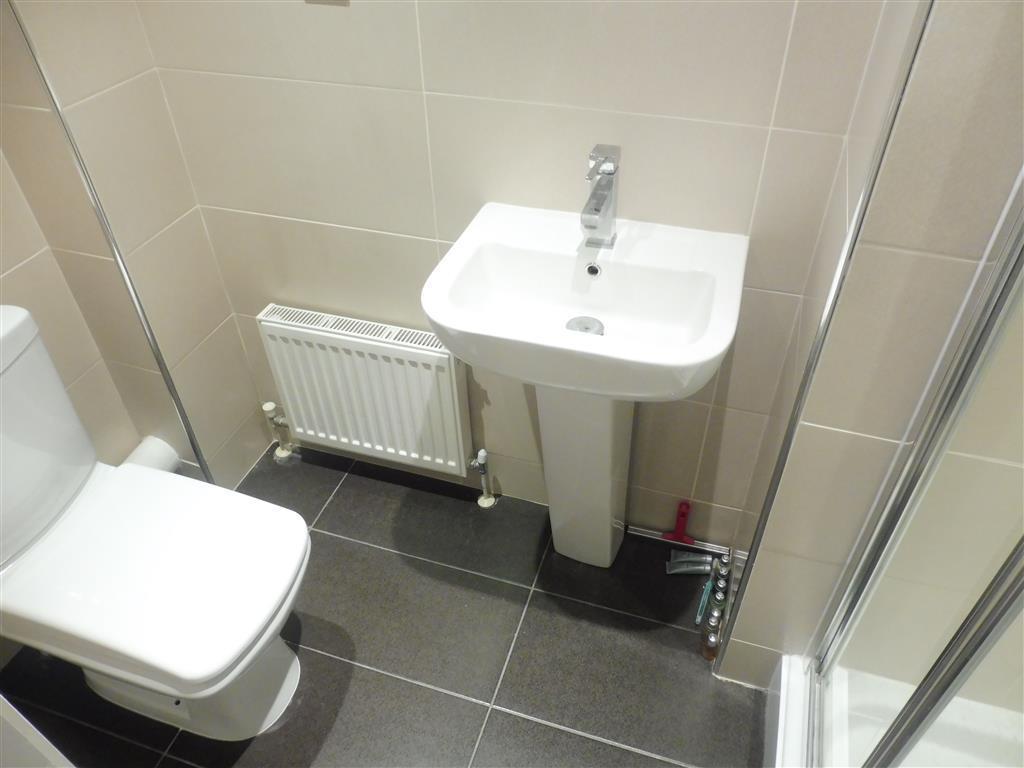 Newby Gardens, Oadby, LEICESTER - More