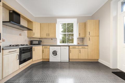 3 bedroom flat to rent, Marius Road, Balham, London, SW17