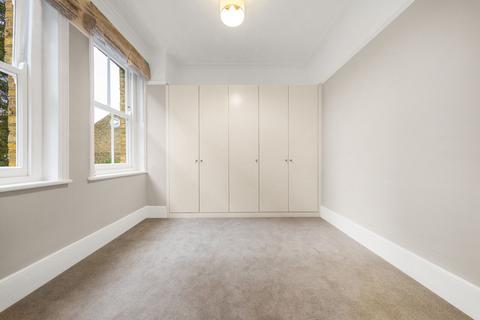 3 bedroom flat to rent, Marius Road, Balham, London, SW17