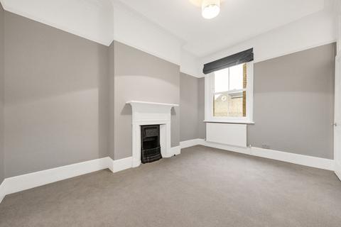 3 bedroom flat to rent, Marius Road, Balham, London, SW17
