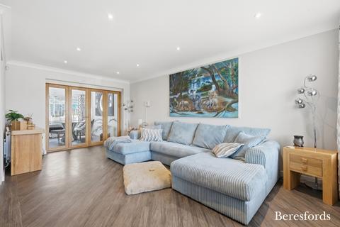 3 bedroom semi-detached house for sale, Abbots Ride, Billericay, CM11