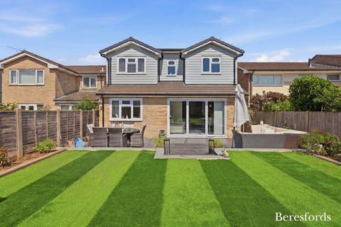 3 bedroom semi-detached house for sale, Abbots Ride, Billericay, CM11