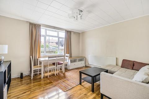 1 bedroom flat to rent, Restons Crescent London SE9