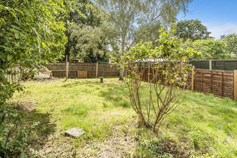 1 bedroom flat to rent, Restons Crescent London SE9