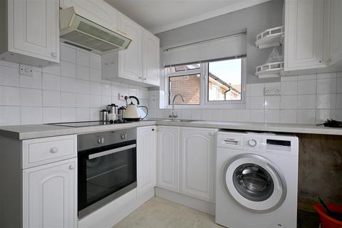 1 bedroom flat for sale, Port Road, Hampden Park, Eastbourne